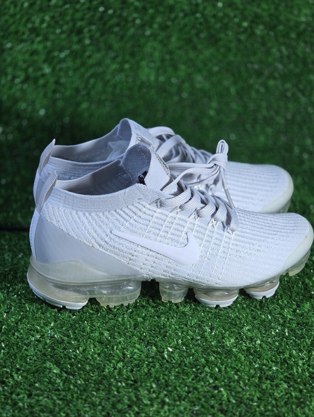 Nike Women's White Knit Air VaporMax Flyknit Silver Size 7.5 For Women Sneakers